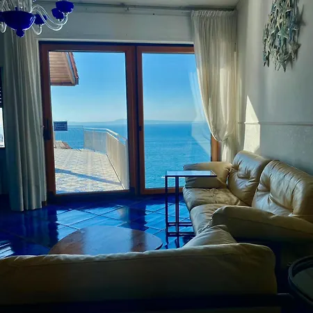 The Dreamer's Terrace Apartment *